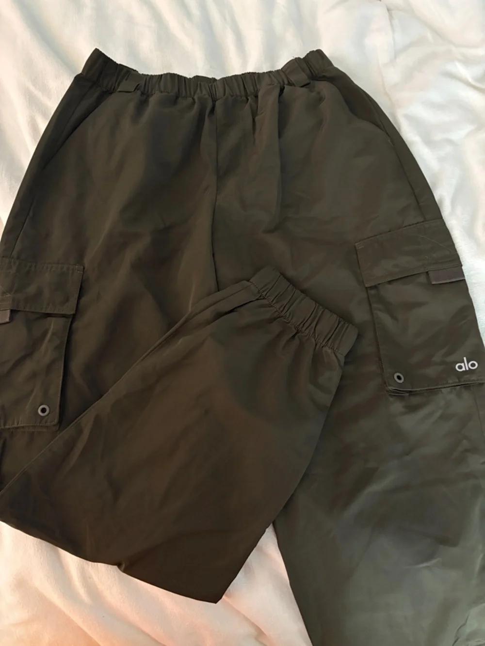 Alo It Girl Olive Cargo Pants - Picture 2 of 5
